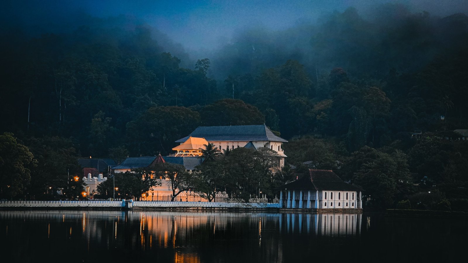 Dalada,Maligawa',,Temple,Of,The,Tooth,Relic,Is,Located,In